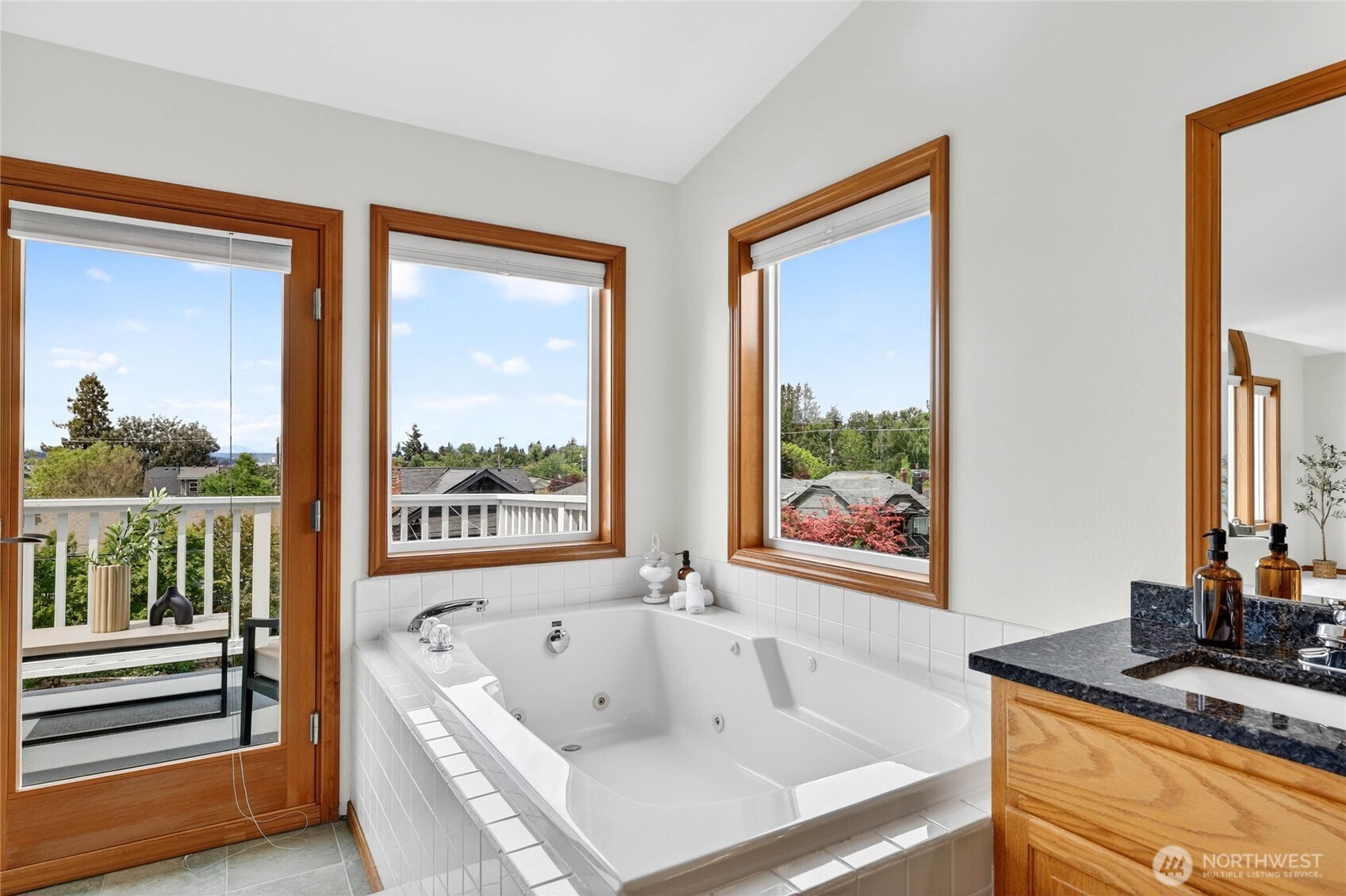 6530 44th Avenue SW Seattle WA 98136