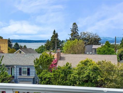 6530 44th Avenue SW Seattle WA 98136