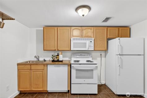 6530 44th Avenue SW Seattle WA 98136