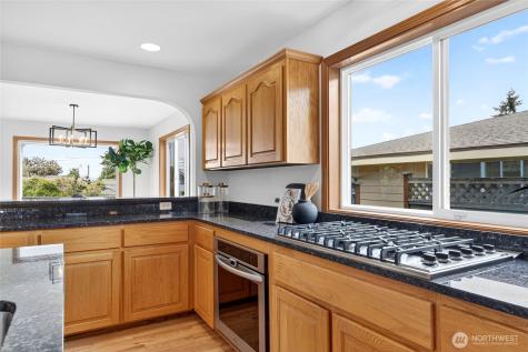 6530 44th Avenue SW Seattle WA 98136