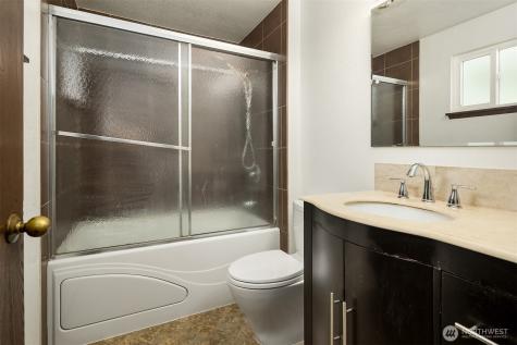 16232 2nd Place W Lynnwood WA 98087