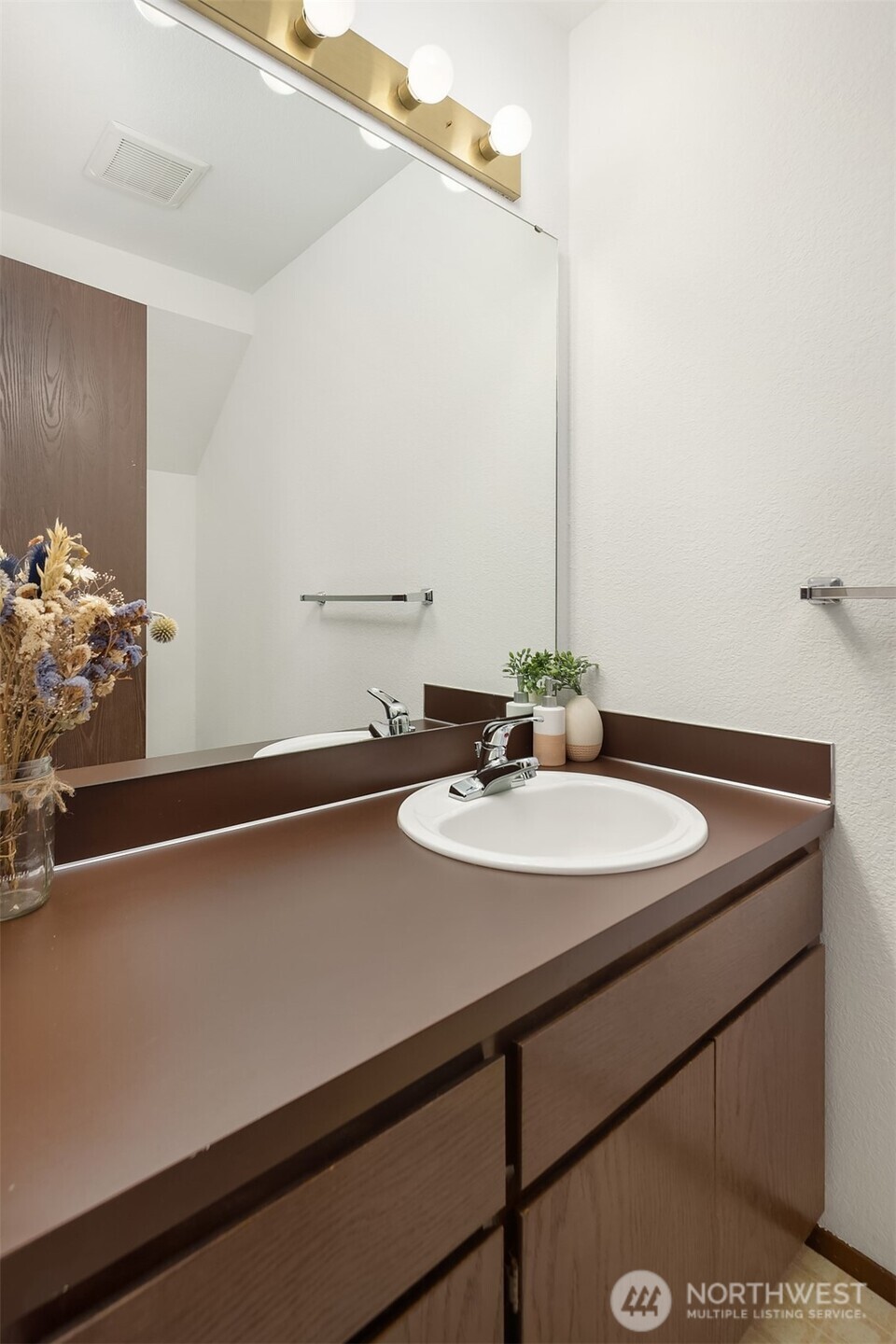 16232 2nd Place W Lynnwood WA 98087