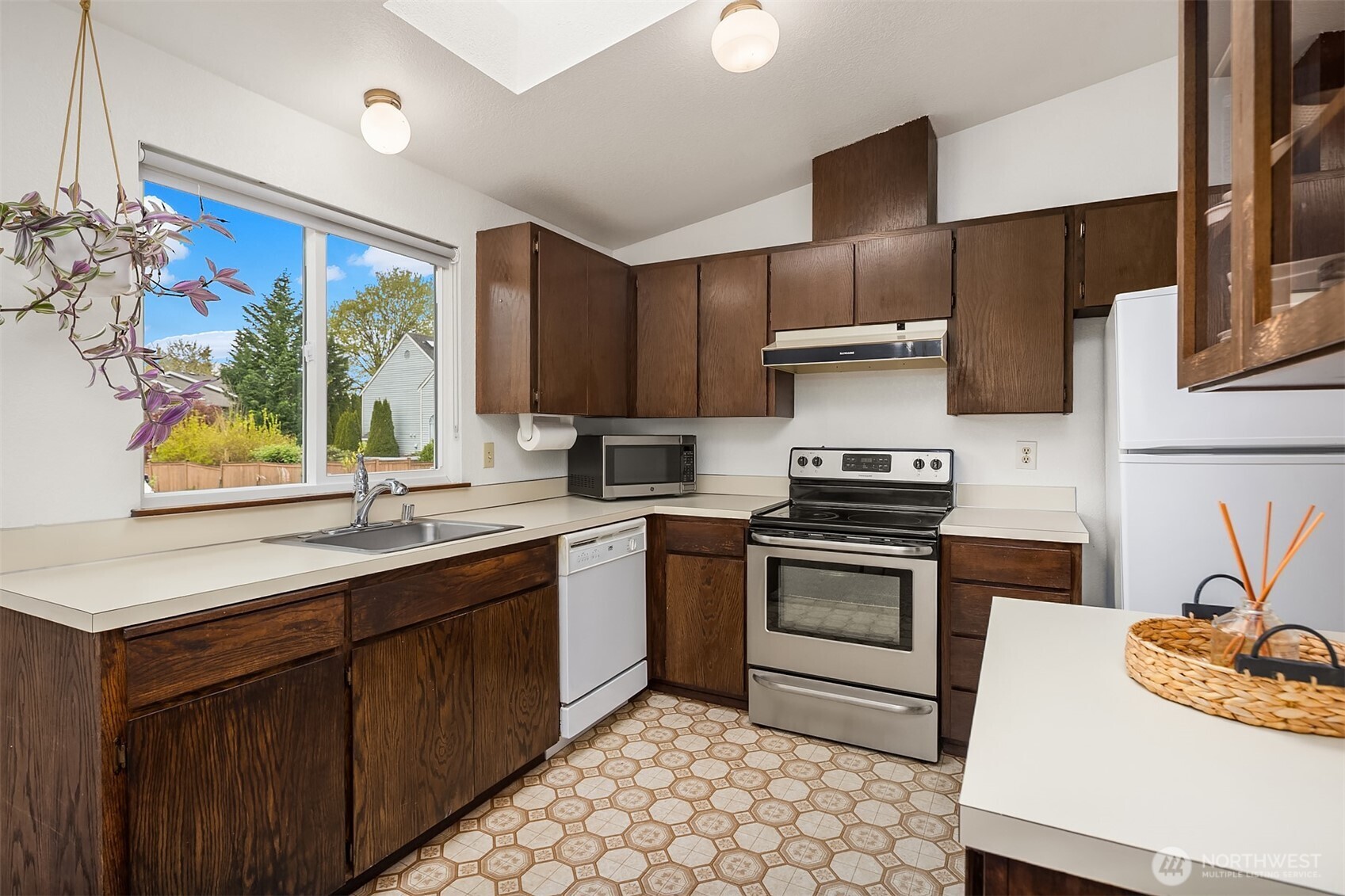 16232 2nd Place W Lynnwood WA 98087