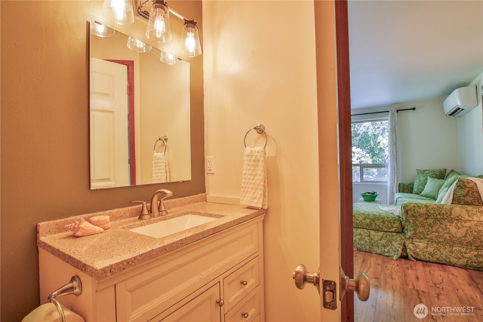 6311 Pineridge Lane Clinton WA 98236