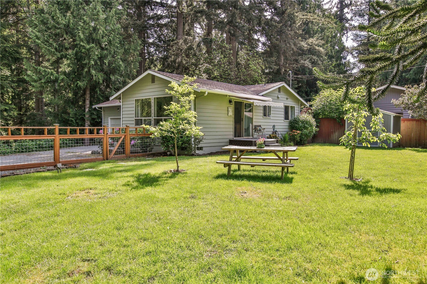 6311 Pineridge Lane Clinton WA 98236