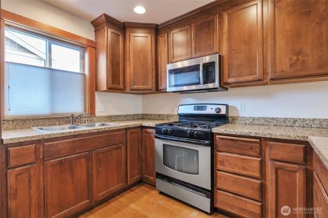 2221 E Spruce Street Seattle WA 98122