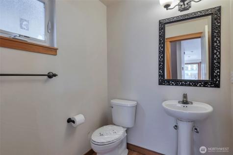 2221 E Spruce Street Seattle WA 98122