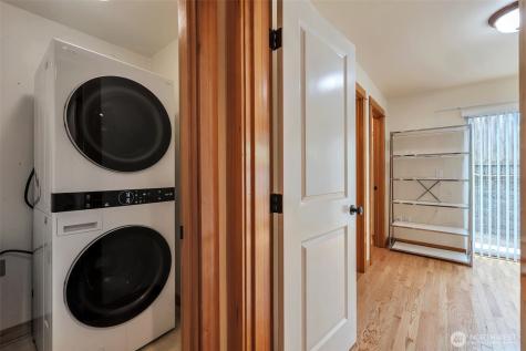 2221 E Spruce Street Seattle WA 98122
