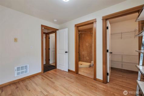 2221 E Spruce Street Seattle WA 98122