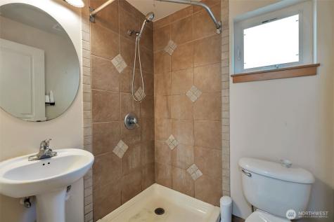2221 E Spruce Street Seattle WA 98122