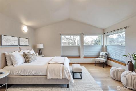 2221 E Spruce Street Seattle WA 98122