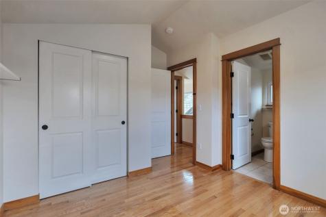 2221 E Spruce Street Seattle WA 98122