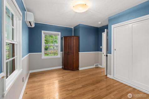 10727 20th Avenue NE Seattle WA 98125