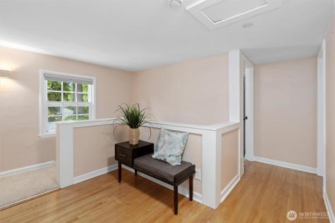 10727 20th Avenue NE Seattle WA 98125