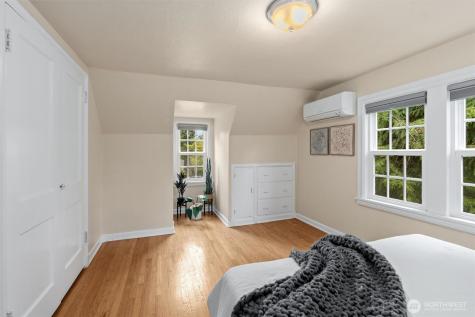 10727 20th Avenue NE Seattle WA 98125