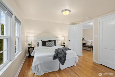 10727 20th Avenue NE Seattle WA 98125
