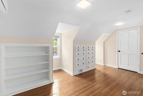 10727 20th Avenue NE Seattle WA 98125