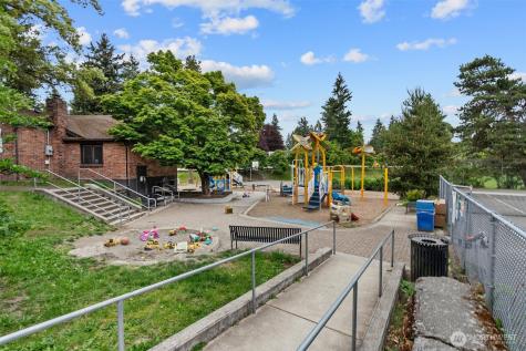 10727 20th Avenue NE Seattle WA 98125