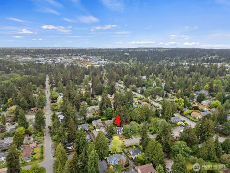 10727 20th Avenue NE Seattle WA 98125
