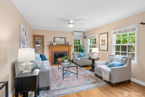 10727 20th Avenue NE Seattle WA 98125