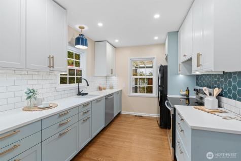 10727 20th Avenue NE Seattle WA 98125