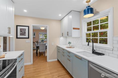 10727 20th Avenue NE Seattle WA 98125