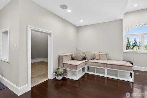 34529 5th Place SW Federal Way WA 98023