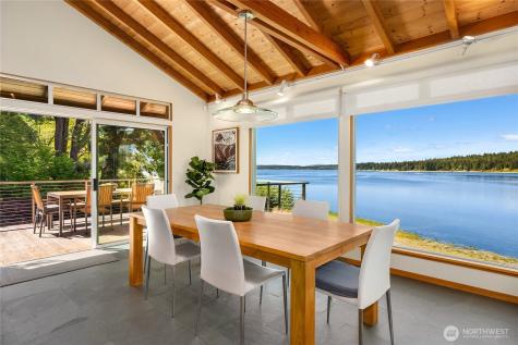 16221 Reitan Road NE Bainbridge Island WA 98110
