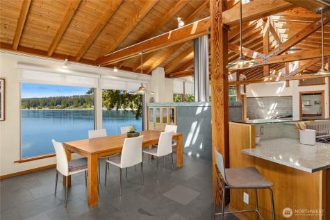 16221 Reitan Road NE Bainbridge Island WA 98110