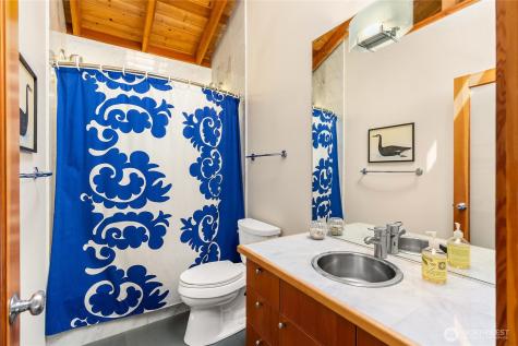 16221 Reitan Road NE Bainbridge Island WA 98110