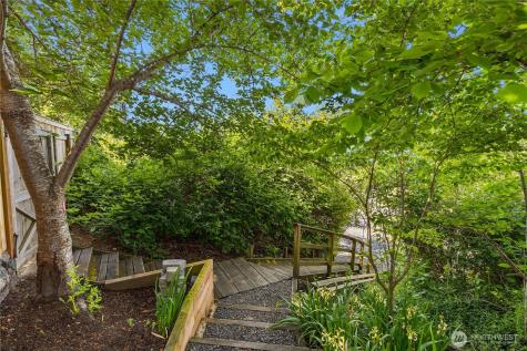 16221 Reitan Road NE Bainbridge Island WA 98110