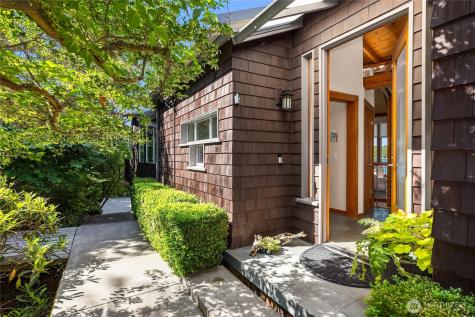 16221 Reitan Road NE Bainbridge Island WA 98110
