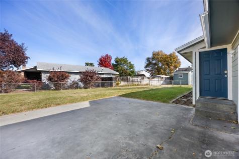 233 N Manzanita Drive Moses Lake WA 98837