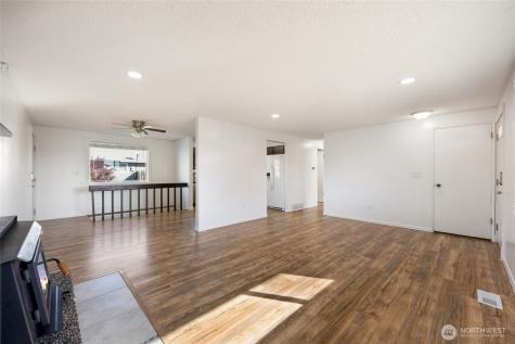 233 N Manzanita Drive Moses Lake WA 98837