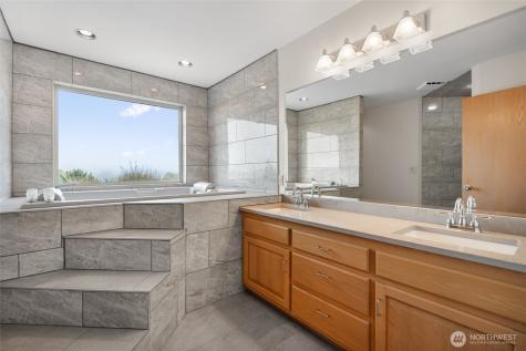 860 Hunt Road Port Angeles WA 98363