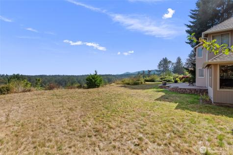 860 Hunt Road Port Angeles WA 98363