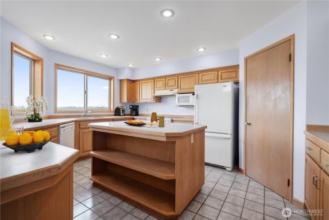 860 Hunt Road Port Angeles WA 98363