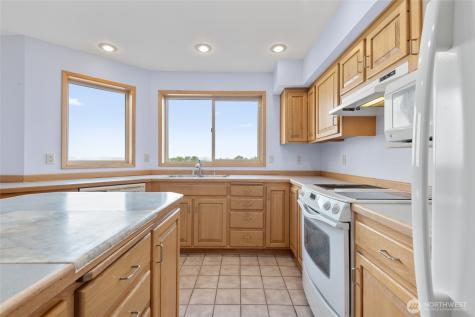 860 Hunt Road Port Angeles WA 98363