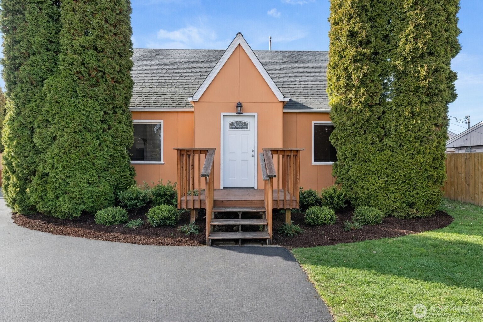 749 4th Avenue N Kent WA 98032