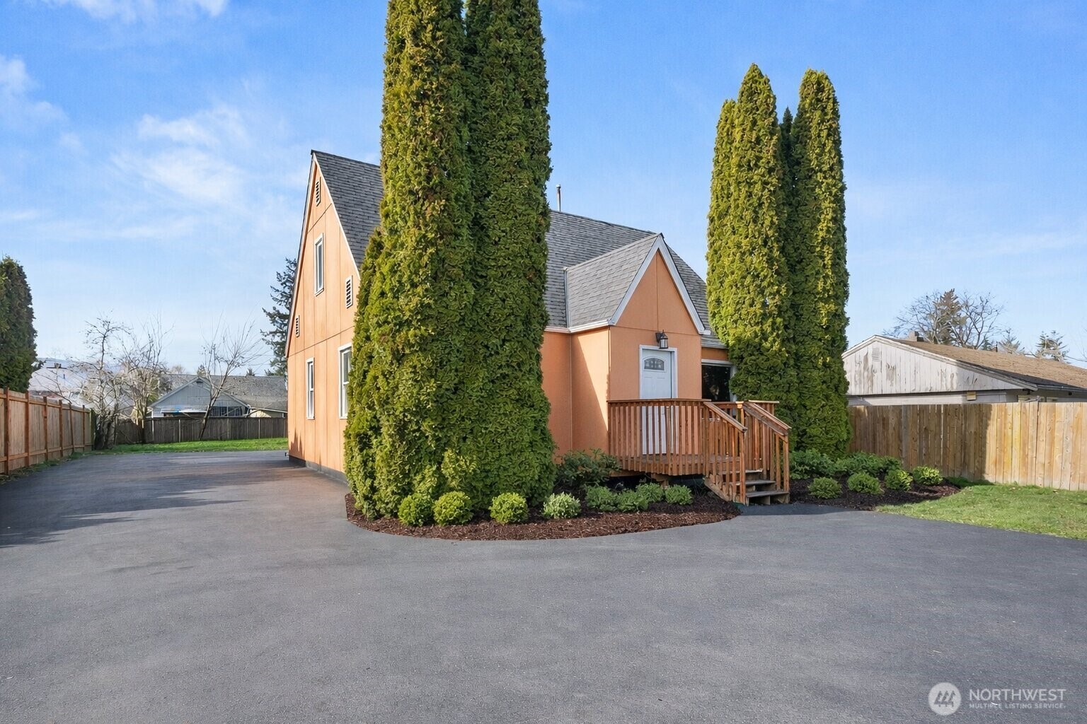 749 4th Avenue N Kent WA 98032