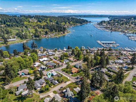 9226 Peacock Hill Avenue Gig Harbor WA 98332