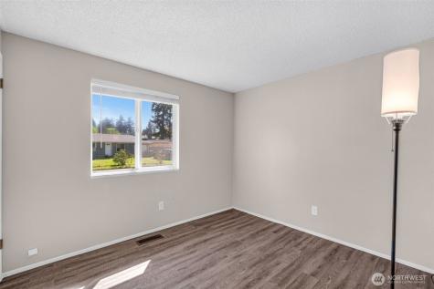 30141 3rd Place SW Federal Way WA 98023