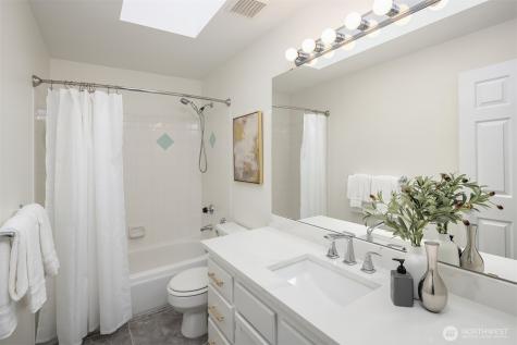 1734 Ilwaco Avenue NE Renton WA 98059