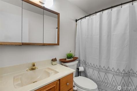 16022 126th Avenue SE Renton WA 98058
