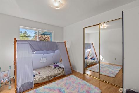 16022 126th Avenue SE Renton WA 98058