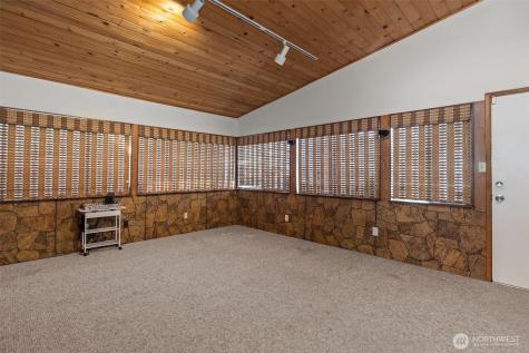 16022 126th Avenue SE Renton WA 98058