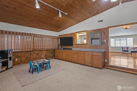 16022 126th Avenue SE Renton WA 98058
