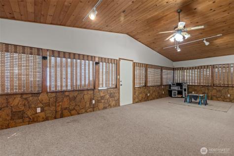 16022 126th Avenue SE Renton WA 98058