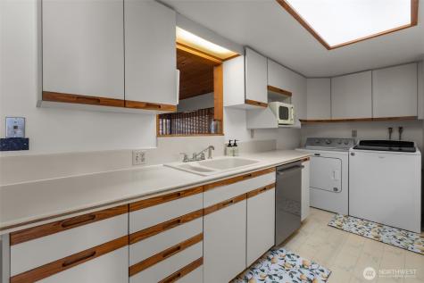 16022 126th Avenue SE Renton WA 98058