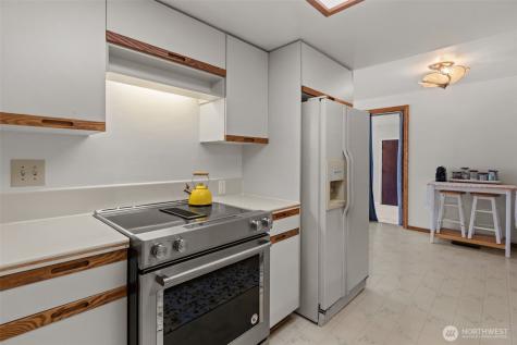 16022 126th Avenue SE Renton WA 98058